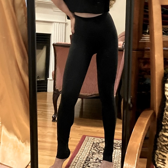 Yoga pants - Picture 2 of 7